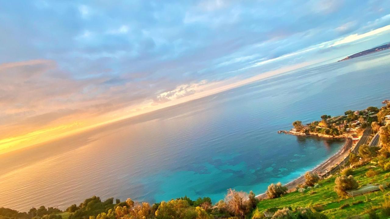 Apartamento Kiss Of Sea - Balzi Rossi & Baia Beniamin Ventimiglia Exterior foto